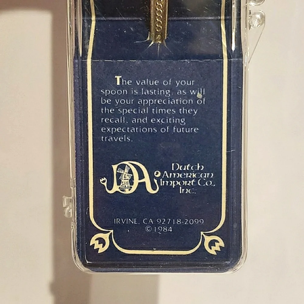 Vintage 80s 90s collectable spoons. Disneyland, Knott's Berry Farm, DC.